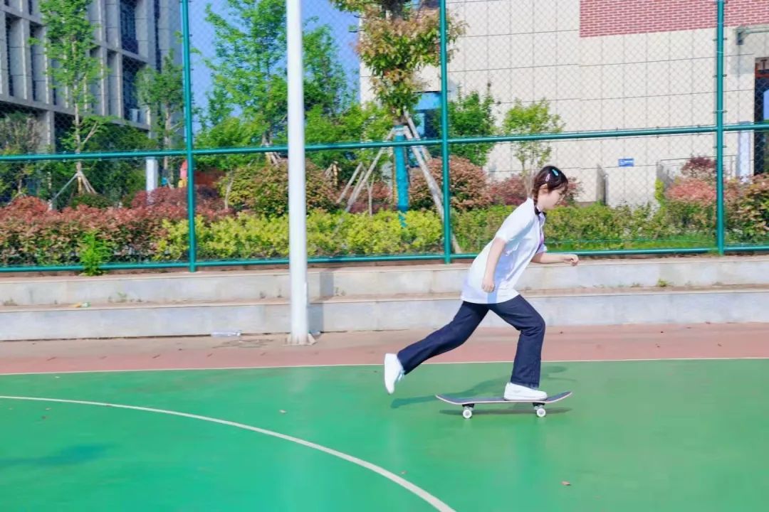 北大青鸟岳阳海纳软件学院女神节,岳阳北大青鸟海纳实训52班