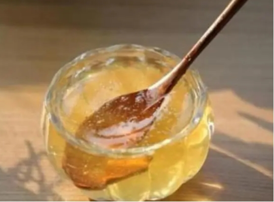 蜂蜜什么时候喝最好早上还是晚上,正常喝蜂蜜在哪个时间喝好