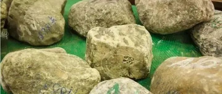 赌石行业里的套路,直播赌石有什么套路