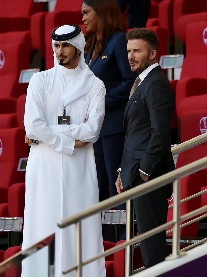 足球名将卡卡现状,巴西金童卡卡退役视频