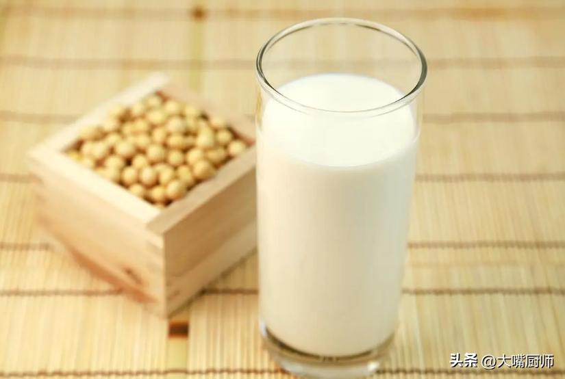 打豆浆时怎么泡豆子好吃,豆子怎样泡打豆浆才能打得更细