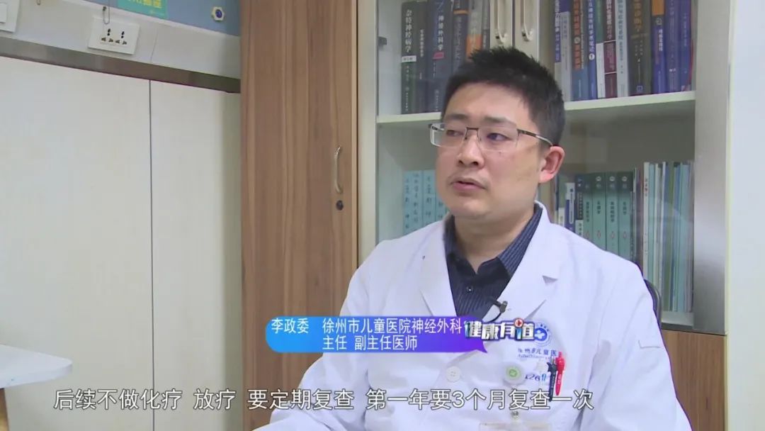 1岁的小孩总呕吐怎么回事,儿童持续一个月头疼呕吐怎么回事