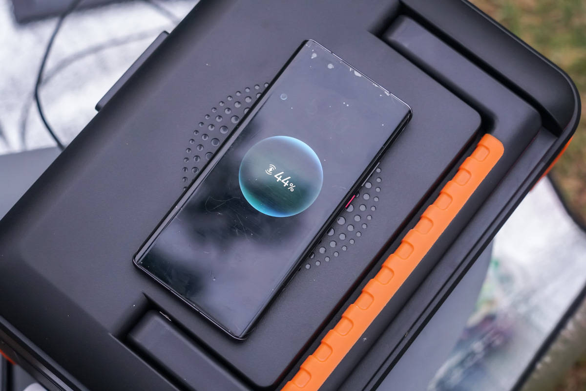 金威澎全兼容快充10000mah,支持80w无线充电