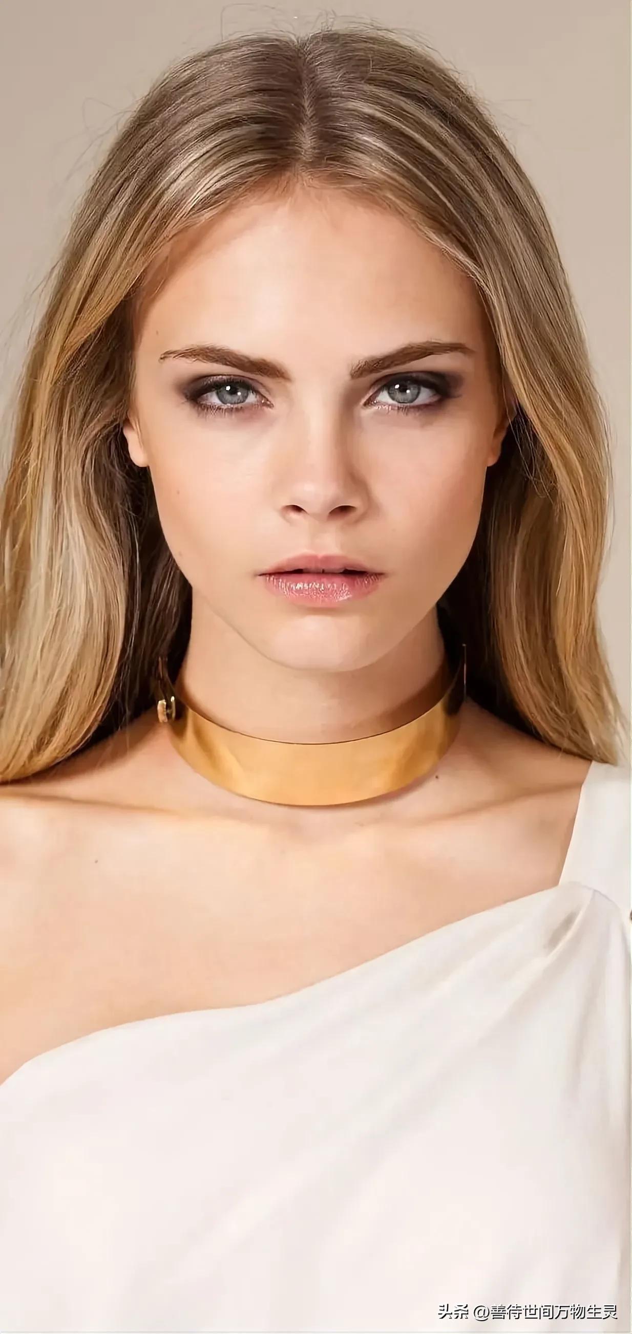 英国超模卡拉迪瓦伊,英国超模卡拉迪瓦伊海边