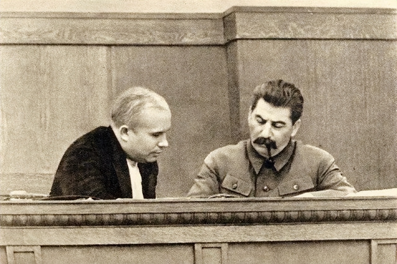 斯大林工作遭刁难讨要军权无果，写信给列宁：不给我可抢了啊