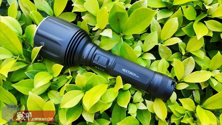 纳丽德p80手电筒远射效果,纳丽德手电筒强光远射