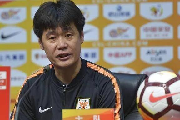 论国足1比3惨败越南,国足1比3不敌越南评述员