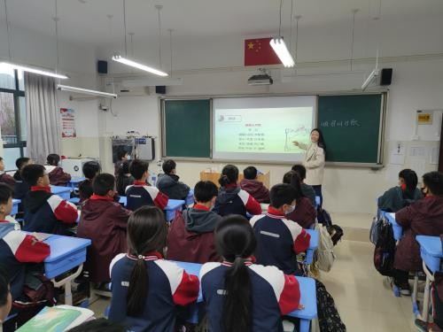 时闻成谋实践激趣