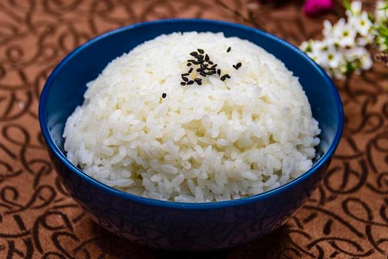 煮米饭的小技巧粒粒分明,清水煮米饭的正确方法