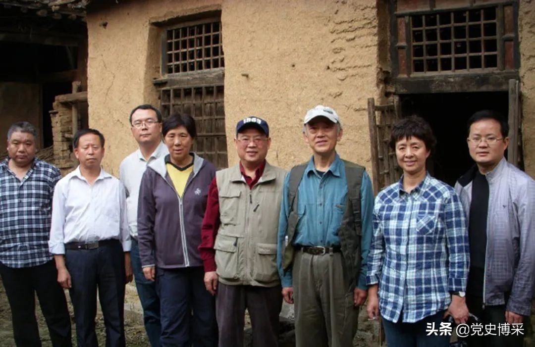 争夺东北，长宁机场的另一次“传奇空运”，巧借美军飞机，张闻天李富春高岗等转赴东北