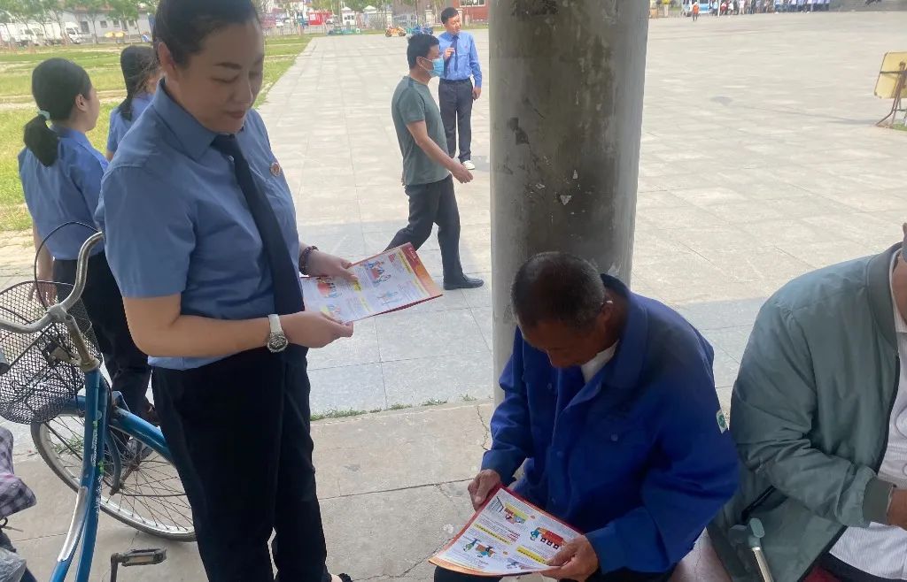 让民法典走到群众身边——文圣区人民检察院开展“美好生活·民法典相伴”普法宣传活动