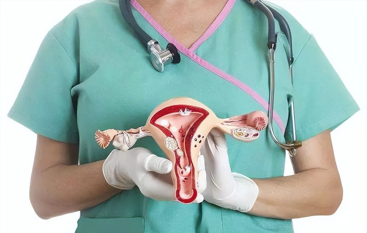 大姨妈准时来但量少发黑怎么办,大姨妈量少发黑持续十几天