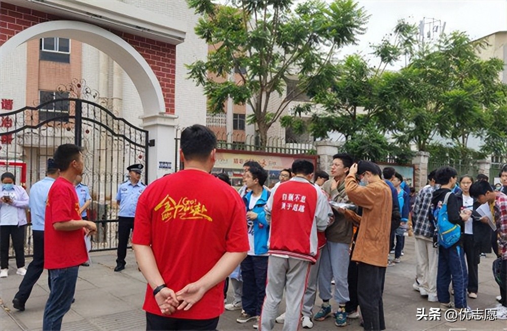 直击高考现场2018,直击高考第一现场助力高考