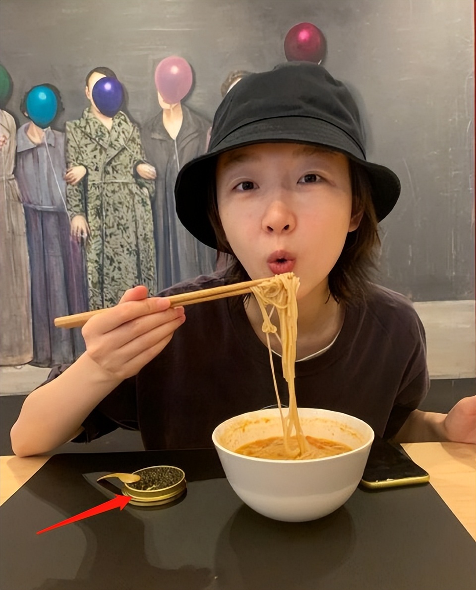 三金影后周冬雨黄晓明,三金影后被嫌弃