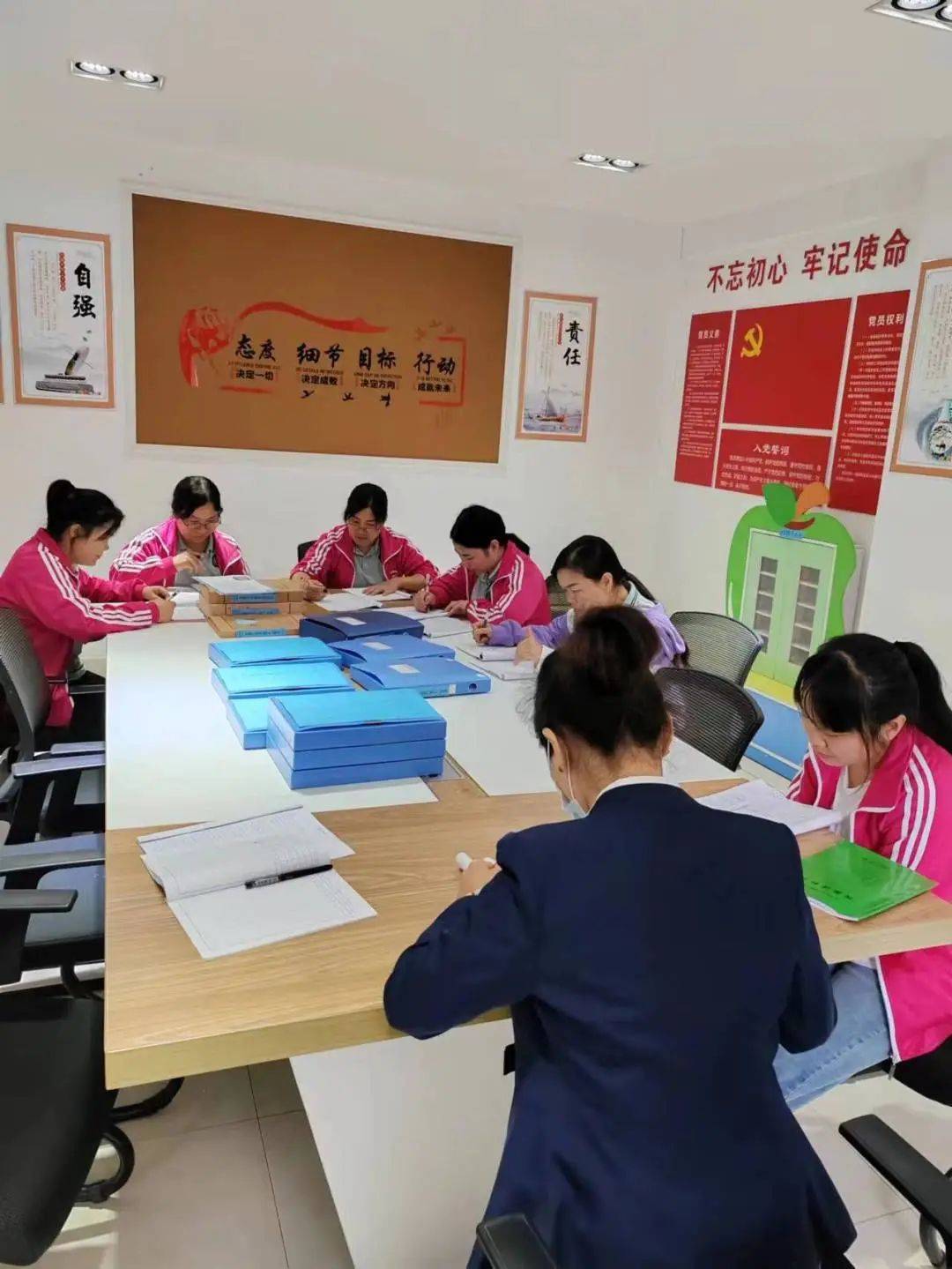 “戏”动童年，“域”见未来——诺亚舟开心果幼儿园区域活动