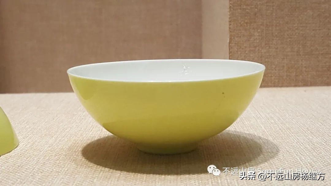 雍正乳白釉瓷器 (雍正年代青釉瓷器)