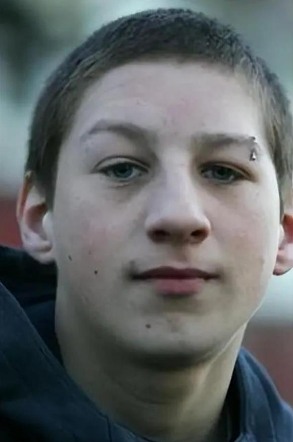 14年前，英国十三岁男孩“喜当爹”！生下一女后，后来怎么样了？