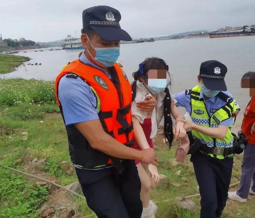梧州警方救援轻生女子,北海女子欲轻生民警上演惊险救援