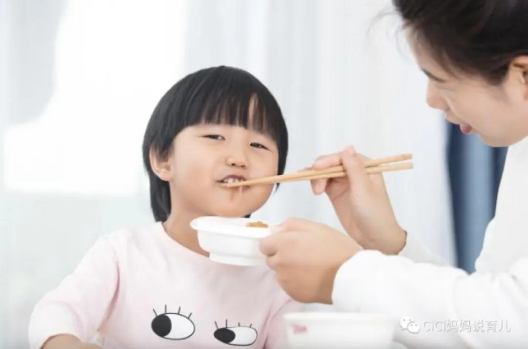 小孩不爱吃饭怎么办教你一招,小孩不爱吃饭的解决办法