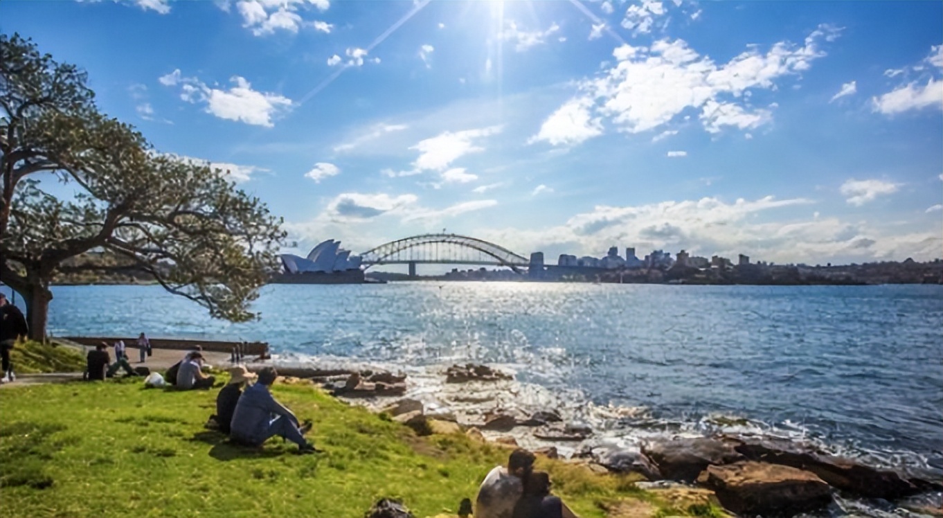 澳大利亚最大的岛屿,澳大利亚最大的岛屿是哪个岛