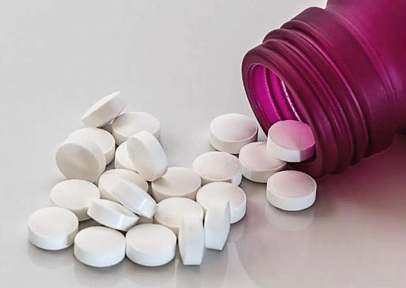 骨关节炎吃布洛芬还是塞来昔布好,关节炎用扶他林几个疗程