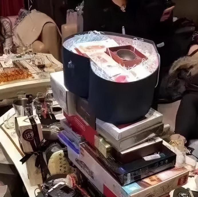 白马会所覆灭记：令无数富婆欲罢不能，2019年因头牌鸭王一夜覆灭