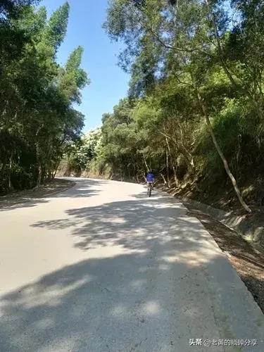 企业16个人住一个宿舍,工厂16个人的宿舍