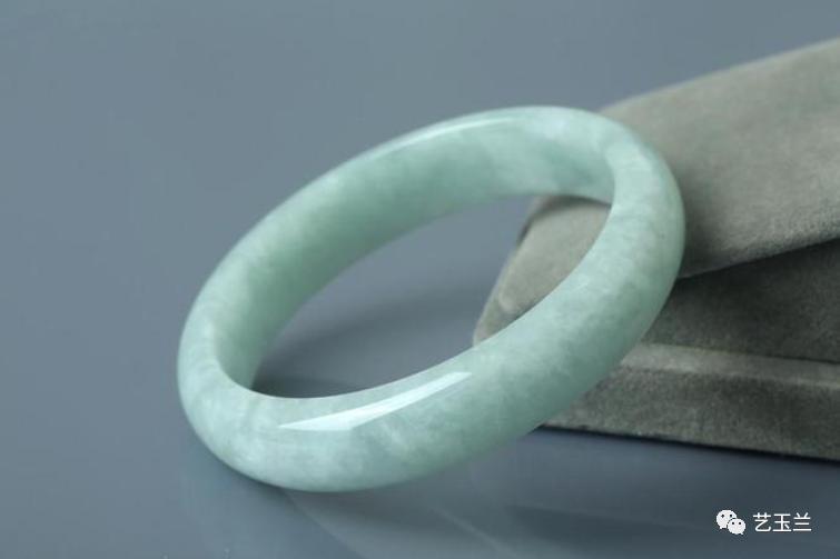 如何辨别翡翠糯种真假,怎么鉴别翡翠真假糯种翡翠