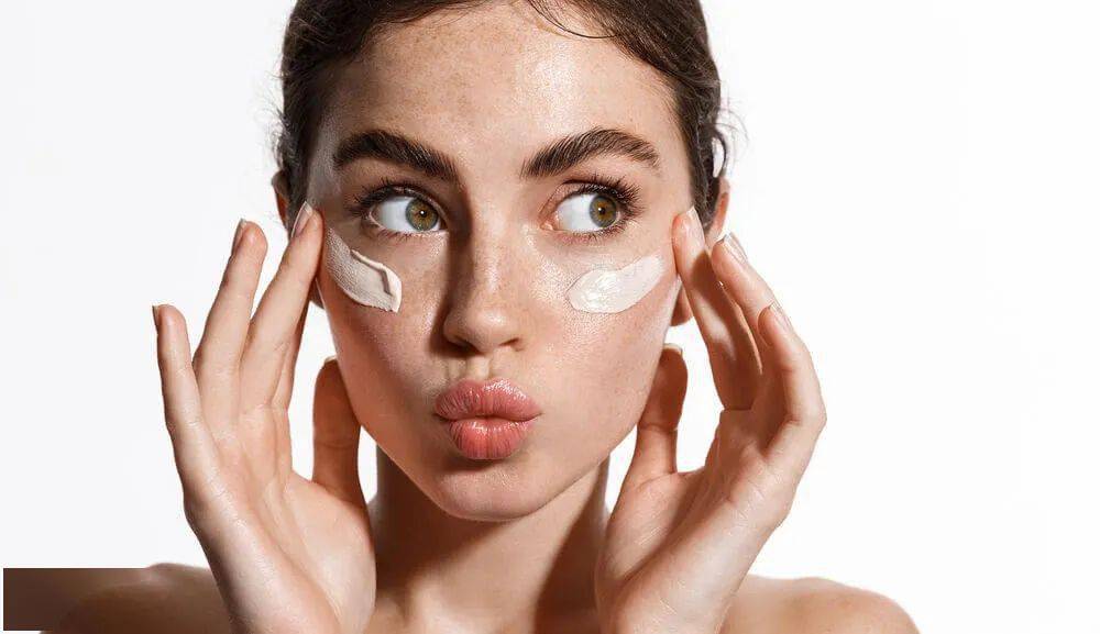 防晒被曝光,为什么防晒越涂越黑