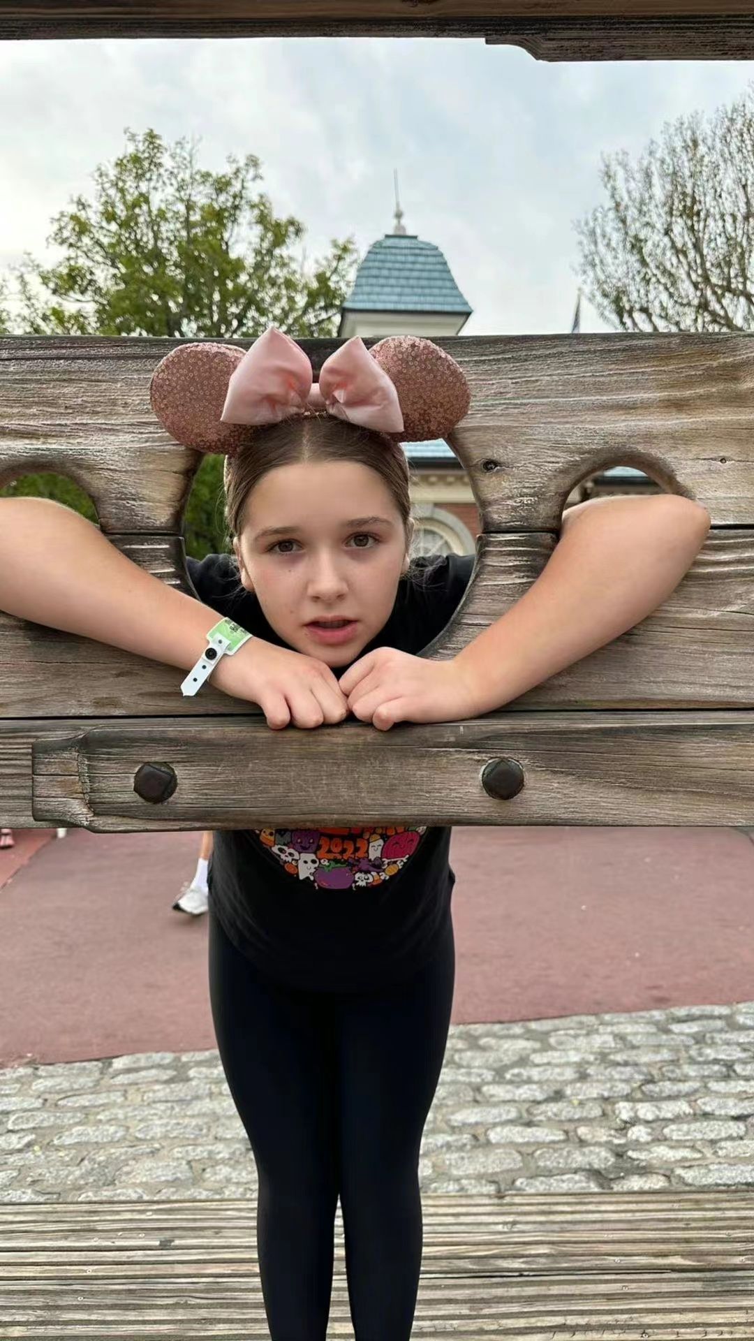 贝嫂带小七出街购物,贝嫂抱小七纽约逛街