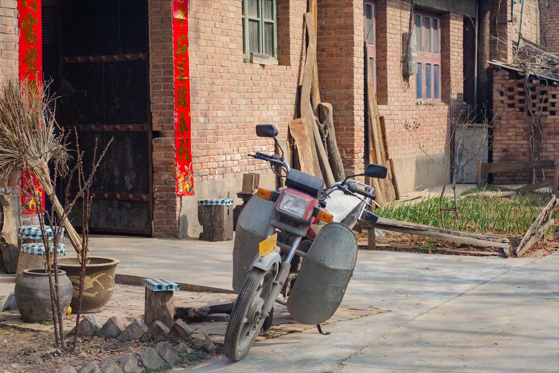 门口不栽五种树,家运衰败的十大征兆