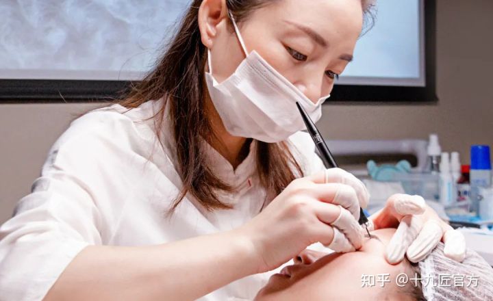 线条眉雾眉和丝雾眉的价格,眉毛厚适合雨雾眉和丝雾眉哪个好