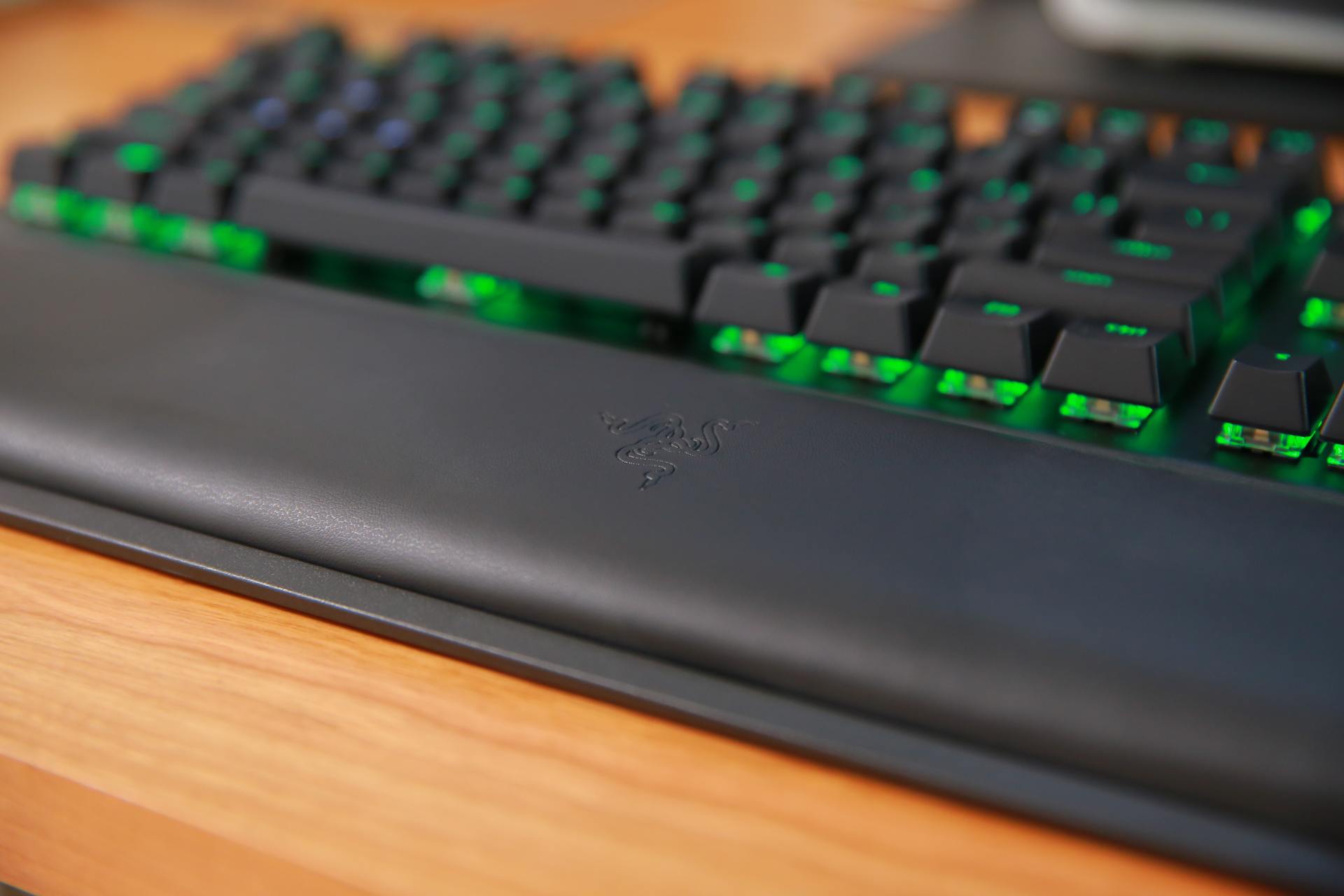 打造一台完美的电脑桌,自己打造好看的桌面