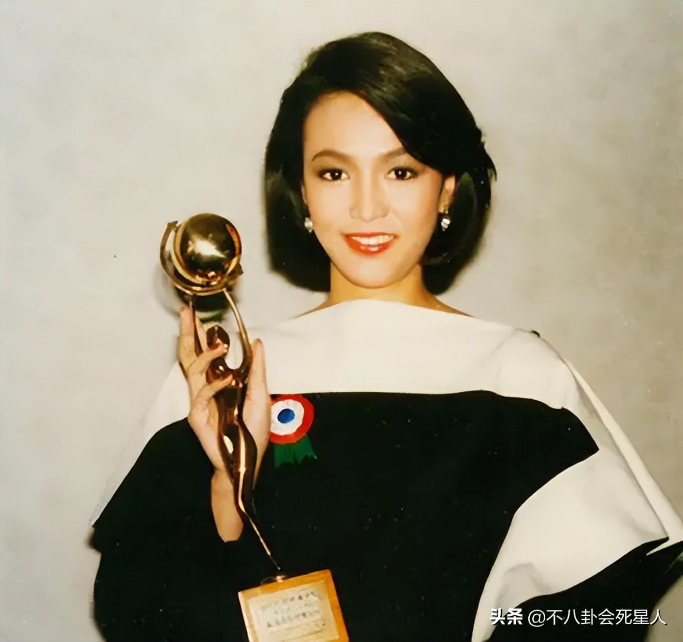 年过三十的女明星今昔对比图,今昔对比70后女星