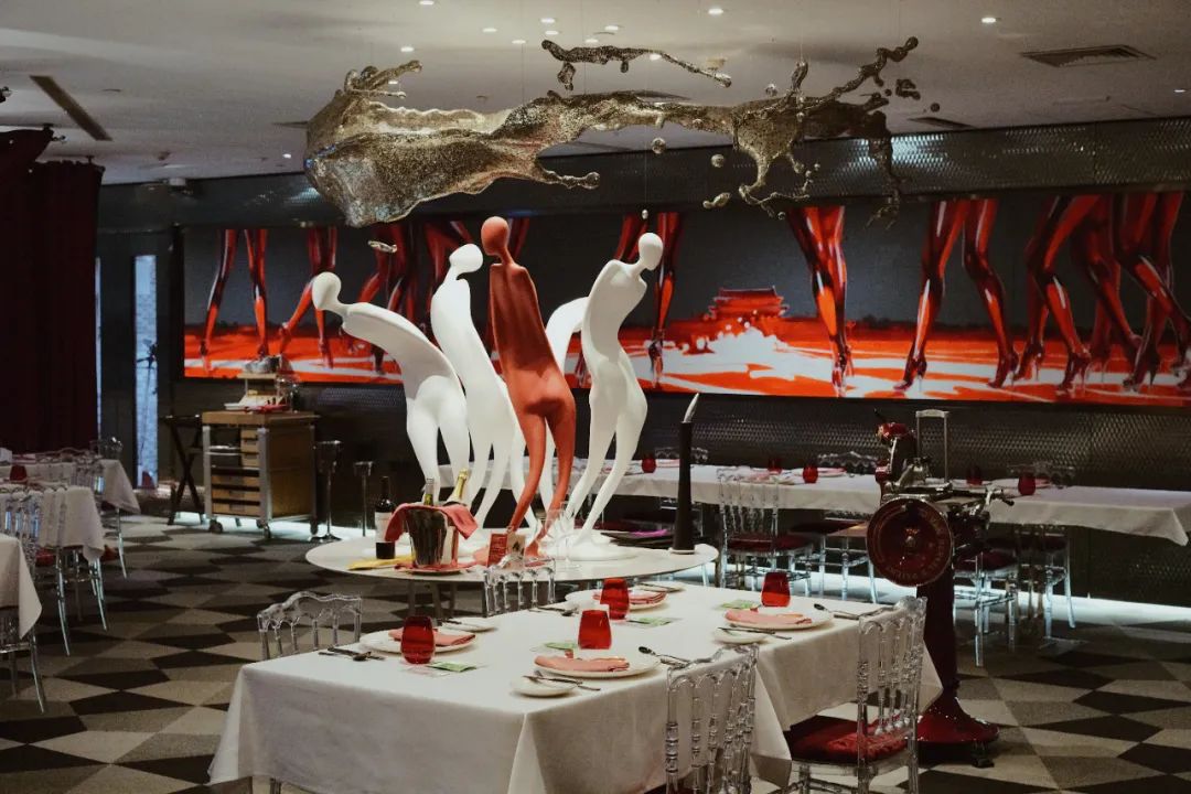 配备一星米其林黑珍珠餐厅,比米其林黑珍珠高端的餐厅