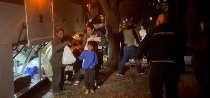 平安夜并不“平安”！英国深陷大*工罢**，美国副总统被“包围”