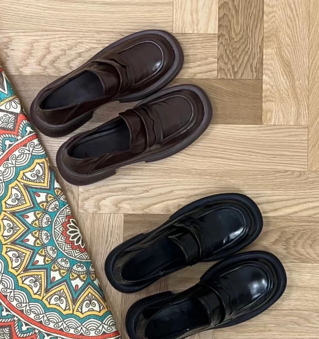 时尚女生冬天应该穿什么鞋子好看,冬天女性穿什么鞋子舒服好看