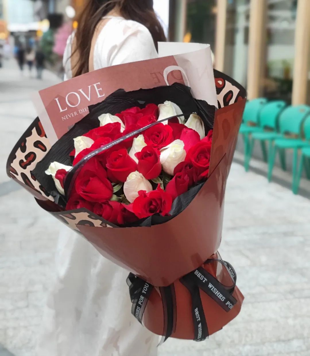 她只想回归自然，开花店却一年净利润50多万元——南宁小姐姐将理想照进了现实