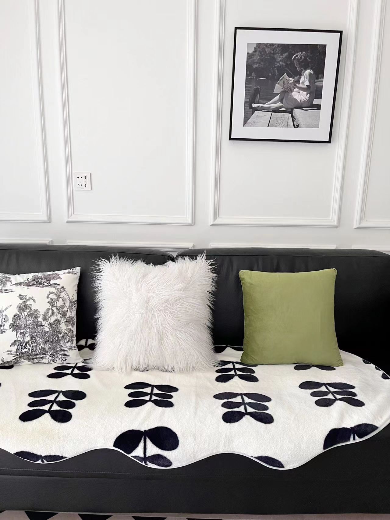 我妈说，皮沙发总算不冷冰冰啦