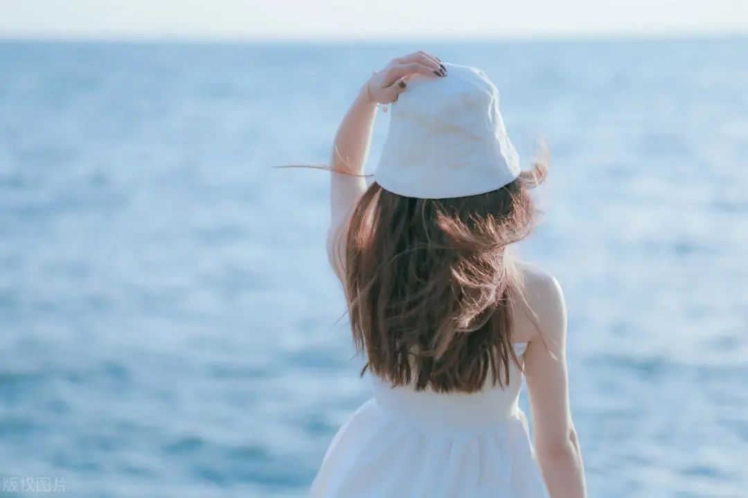 染完头发头皮头屑大块怎么处理,染头膏染完头发很痒有头屑怎么办