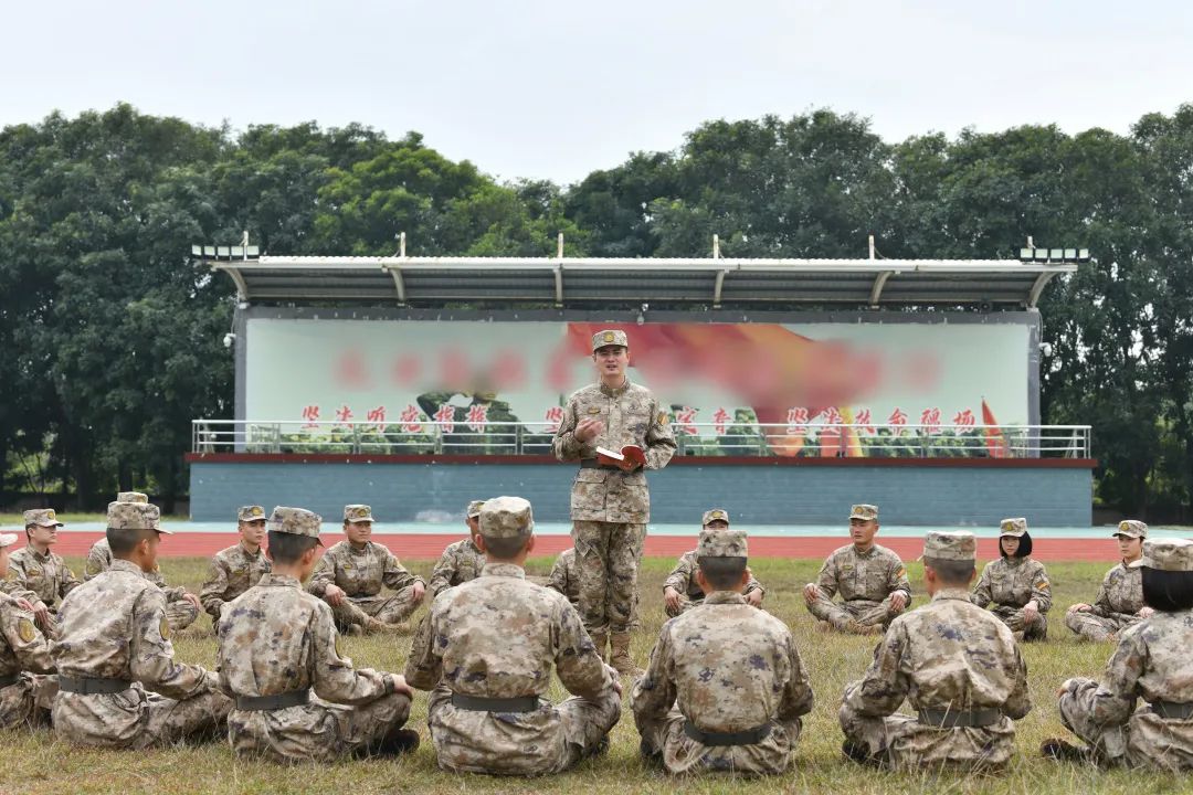 火箭军某部开展“交叉授课”,到底是什么样的精品微课让官兵越听越有趣、越听越想听?