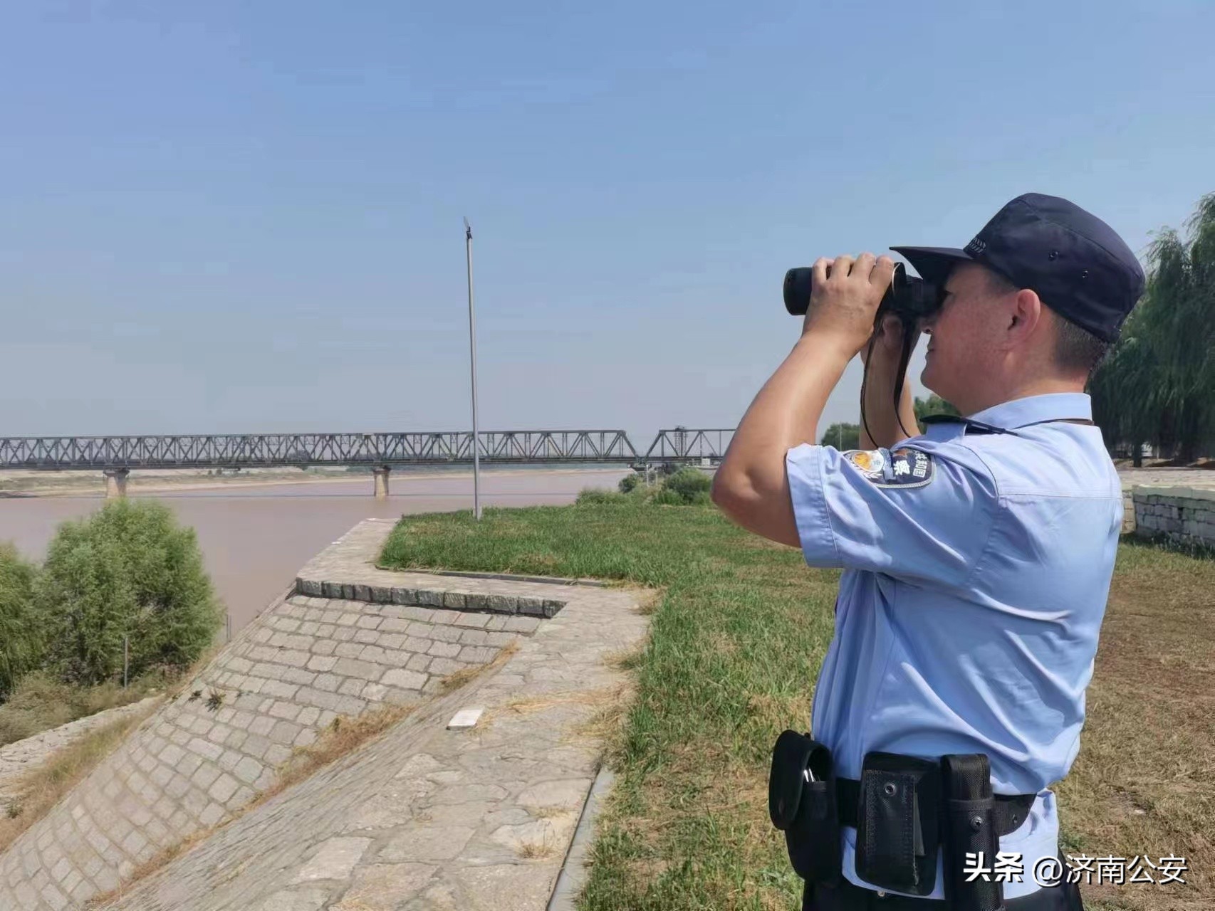 要不要感受下出门见景（警）！