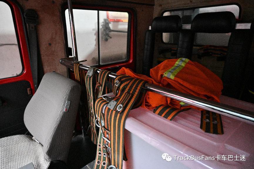 红色战车老消防车,红色北奔消防车