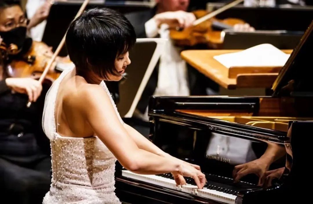 王羽佳弹钢琴,钢琴魔女王羽佳
