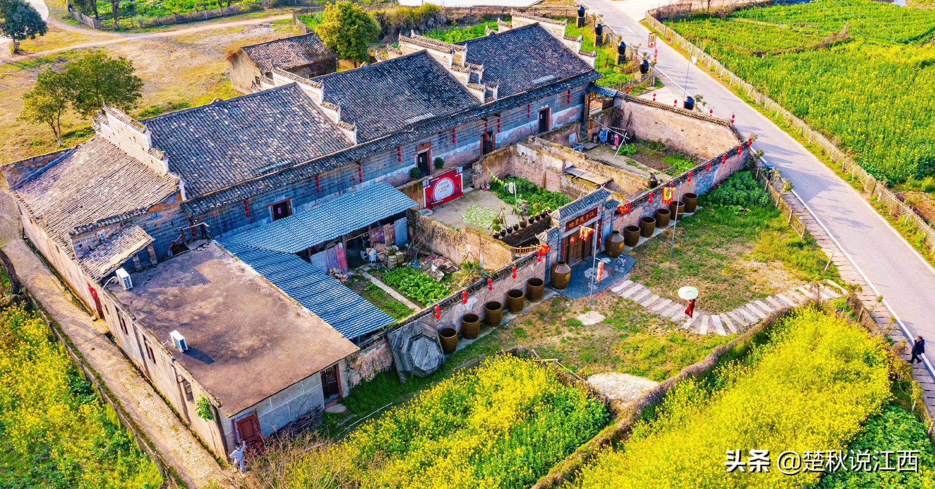 一个极具历史文化底蕴的古村,这个古村风景一绝