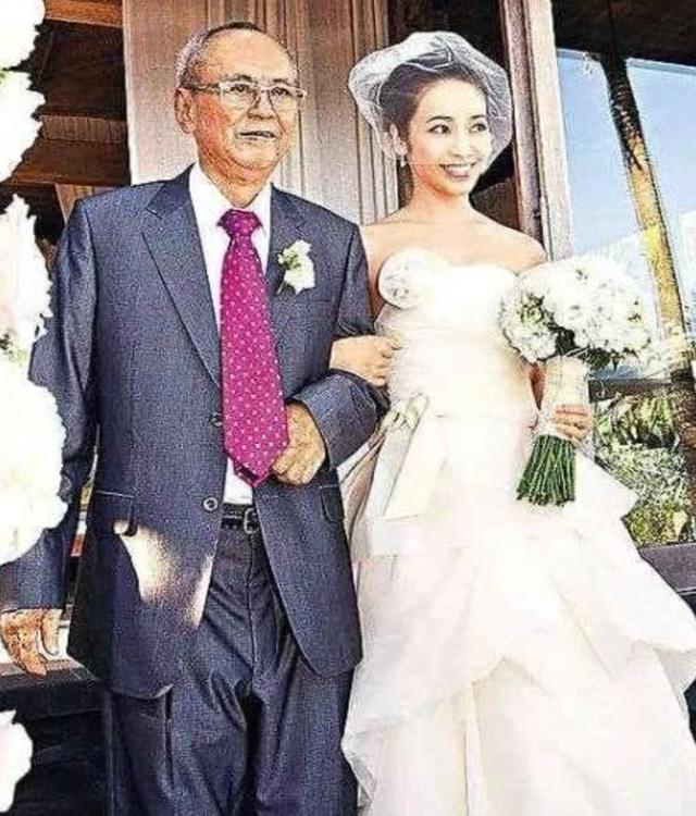 白富美家世显赫,9位娱圈消失的白富美