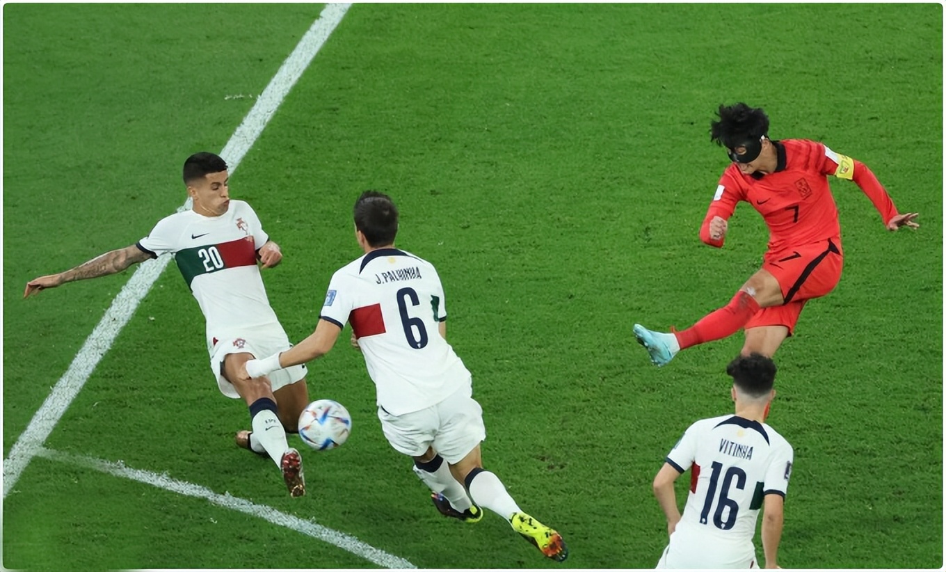 补时连进两球带领葡萄牙取胜,韩国2-1绝杀葡萄牙进16强