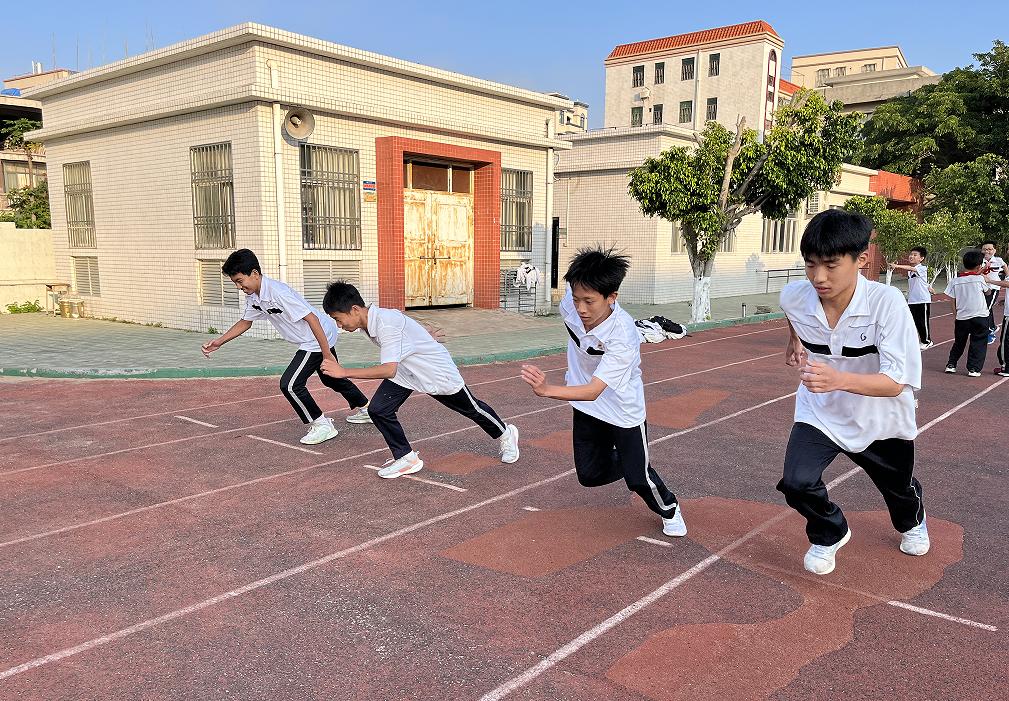 文明之花开满校园广播稿50字,文明之花开满鹏城视频