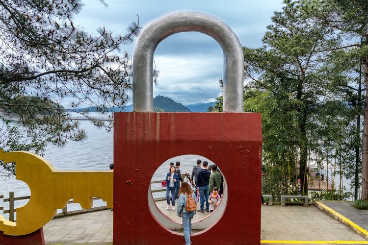 烟雨千岛湖美景,千岛湖烟雨朦胧美如画