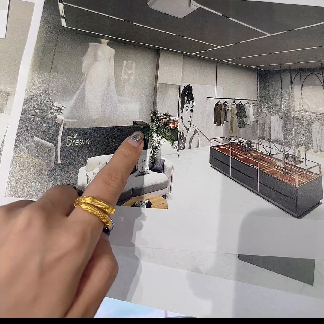 2楼新店铺预计8月下旬开业，马上开始装修了，这次能在装...